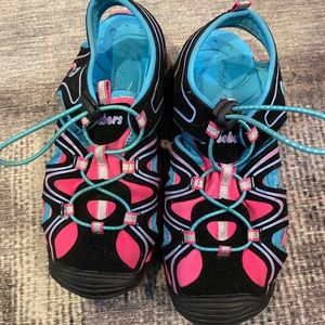 Sketchers little girl sandals size 1